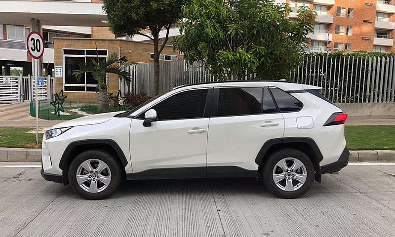 Rav4 2,0 2020...