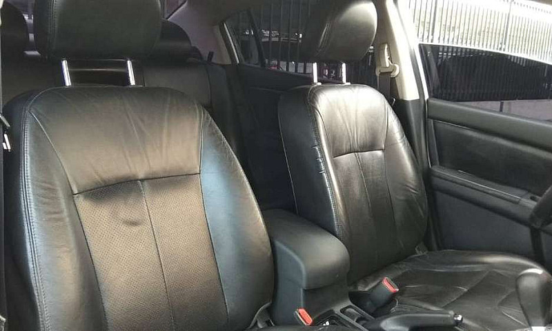 Nissan-Sentra-2012- ...