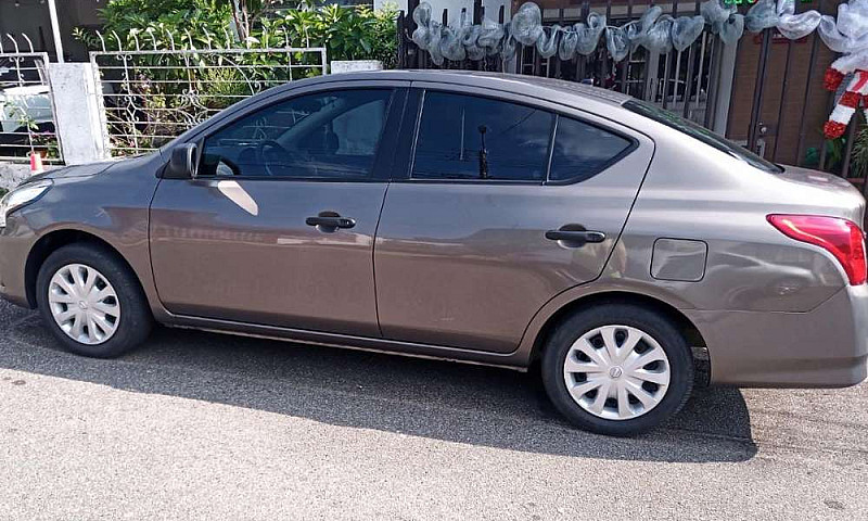 Nissan Versa Modelo ...