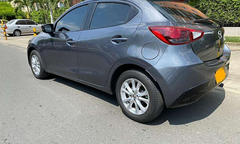 Mazda 2 Touring 2017...