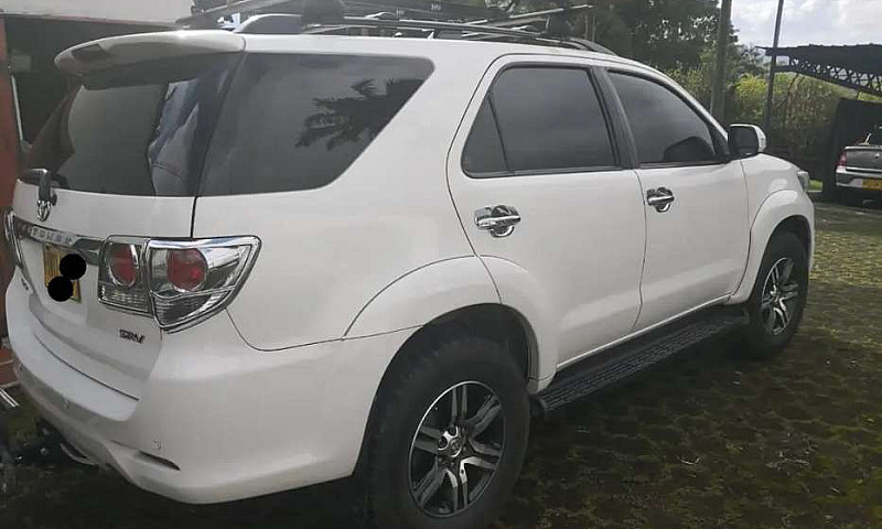 Toyota Fortuner 3000...