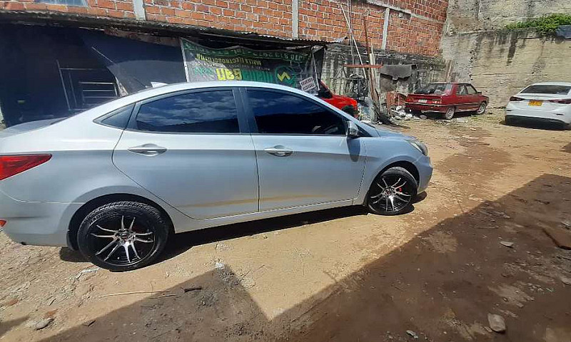 Se Vende Hyundai I25...