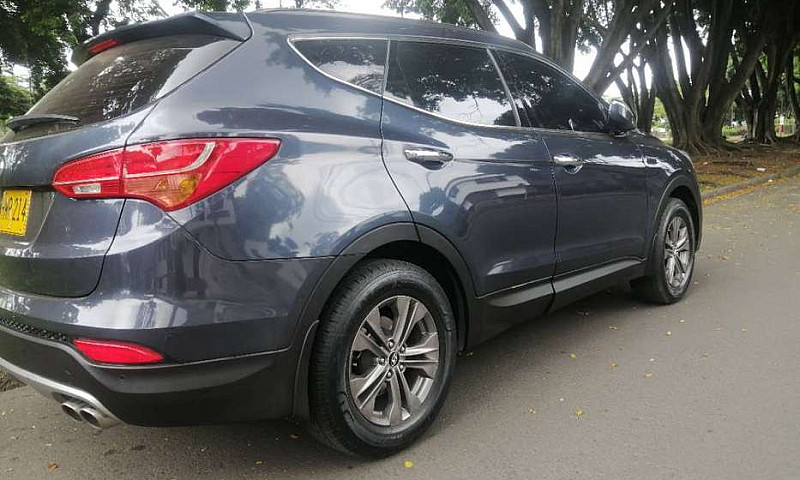 Hyundai Santa Fe Mot...