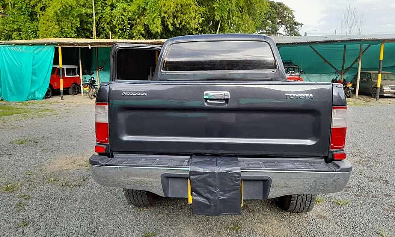 Se Vende Toyota Hilu...