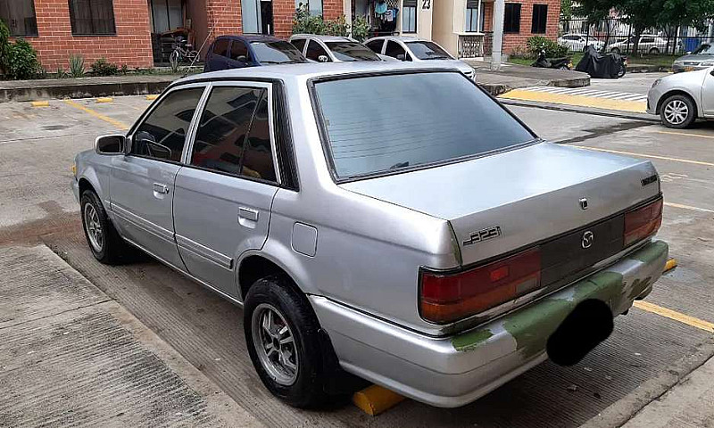 Mazda 323 2004(Negoc...