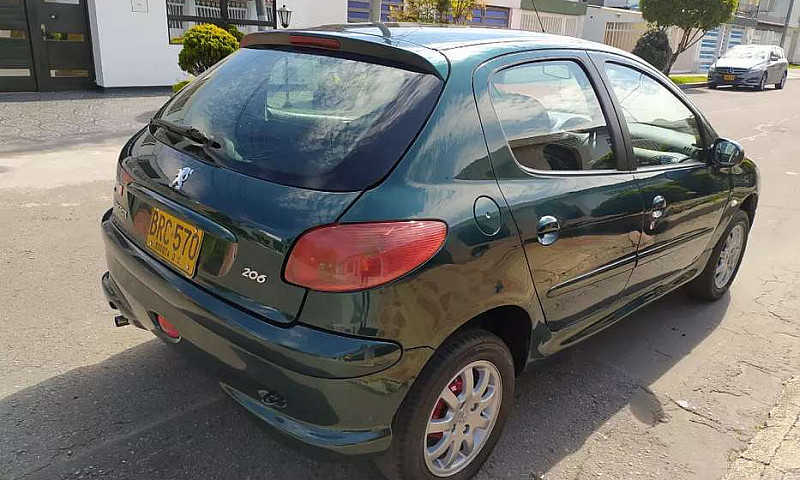 Peugeot 206 Modelo 2...