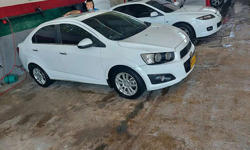 Chevrolet Sonic 1.6 ...