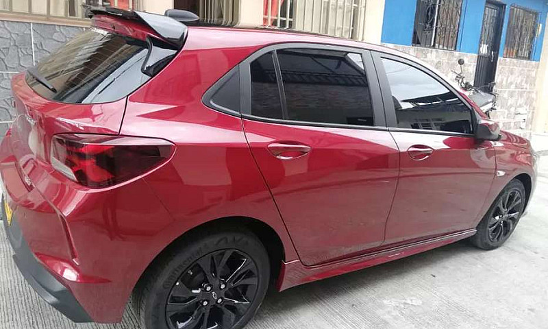 Vendo Chevrolet Onix...