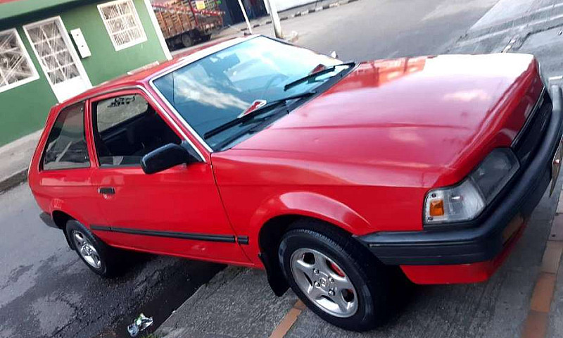Vendo Carro Mazda 32...