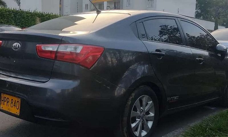 Excelente Kia Rio...