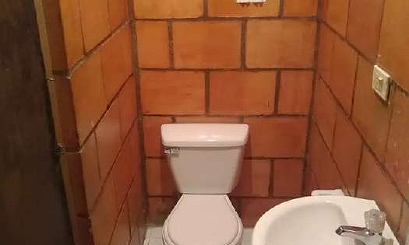 Se Alquila 1Er Piso ...