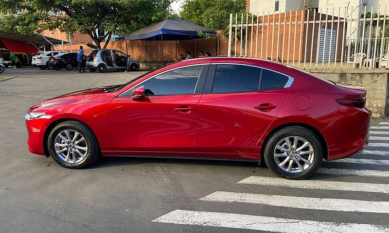 Mazda 3 Touring Hibr...