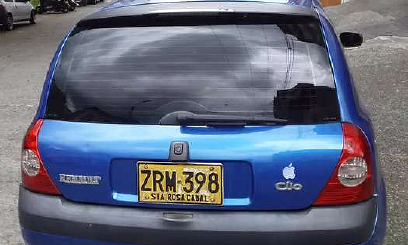 Vendo Renault Clio...