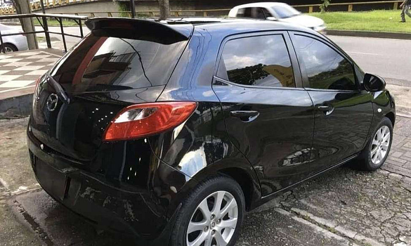 Vendo Mazad 2 Modelo...