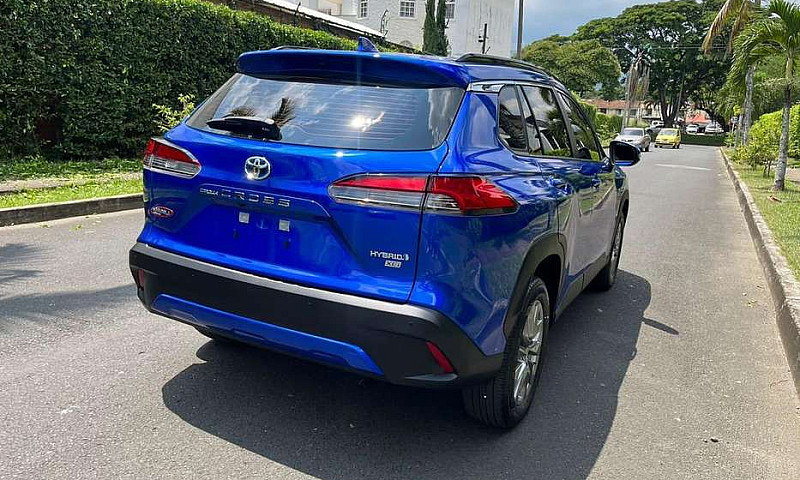 Toyota Corolla Cross...