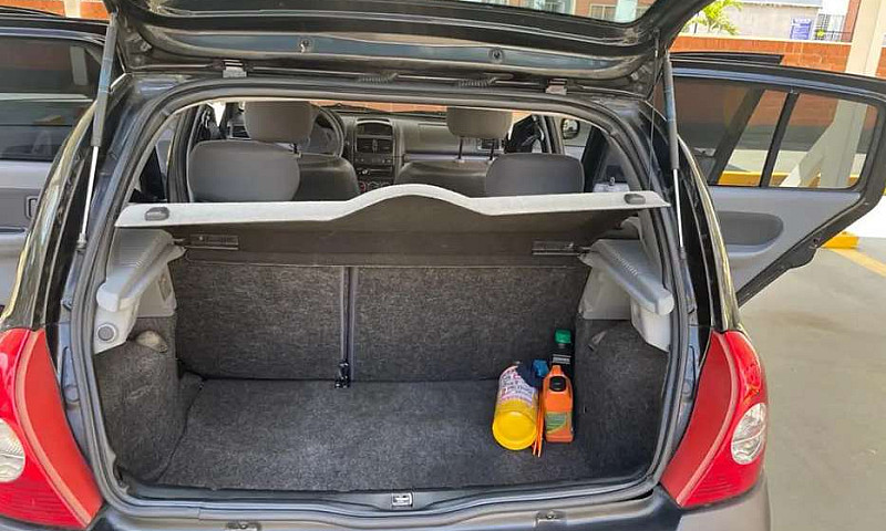 Renault Clio 2010...