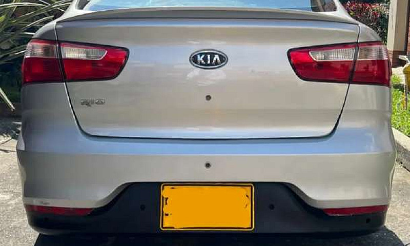 Kia Rio Sedan, Pedir...