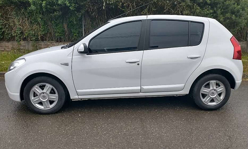 Renault Sandero Dyna...