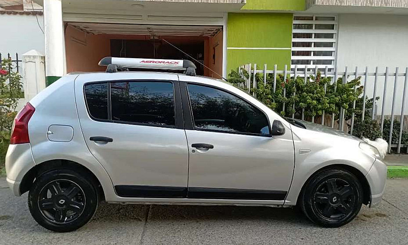 Renault Sandero 2009...