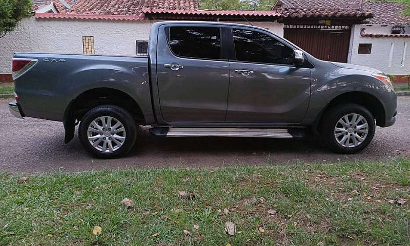 Mazda Bt50 2014 Dies...