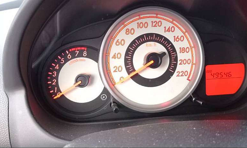 Mazda 2 Sedan, Model...