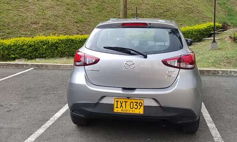 Hermoso Mazda 2 Tour...