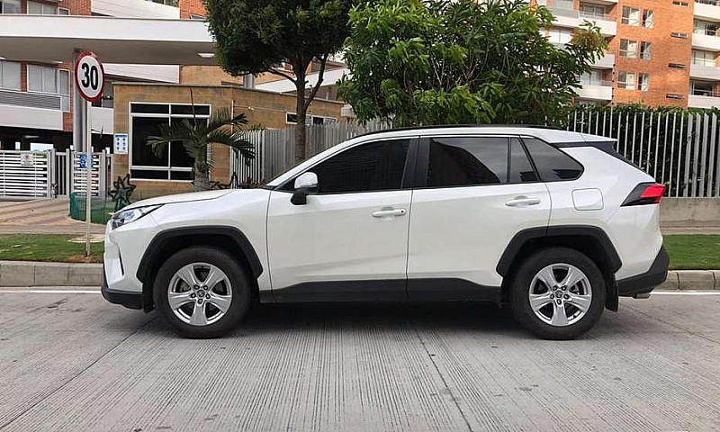 Rav4 2,0 2020...