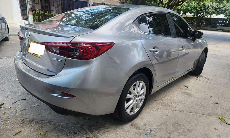 Vendo Mazda 3 Tourin...