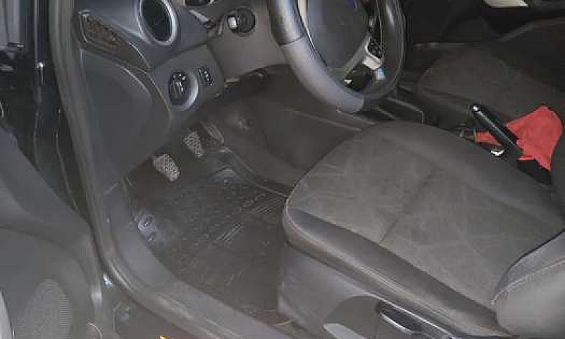 Se Vende Ford Fiesta...