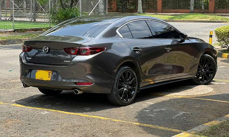 Mazda 3 Grand Tourin...