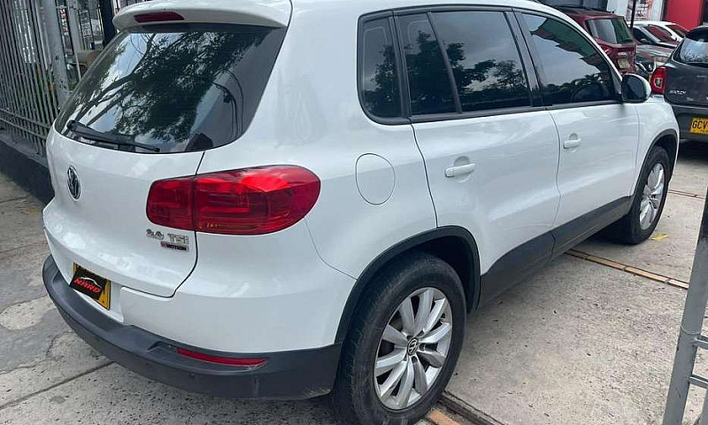 Volkswagen Tiguan Tr...