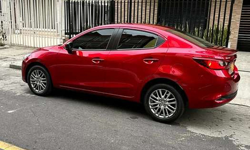 Mazda 2 Grand Tourin...