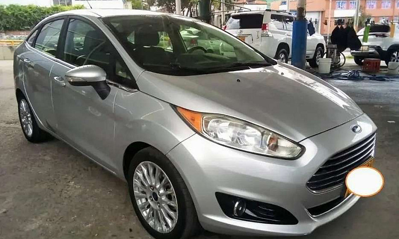 Ford Fiesta Titanium...