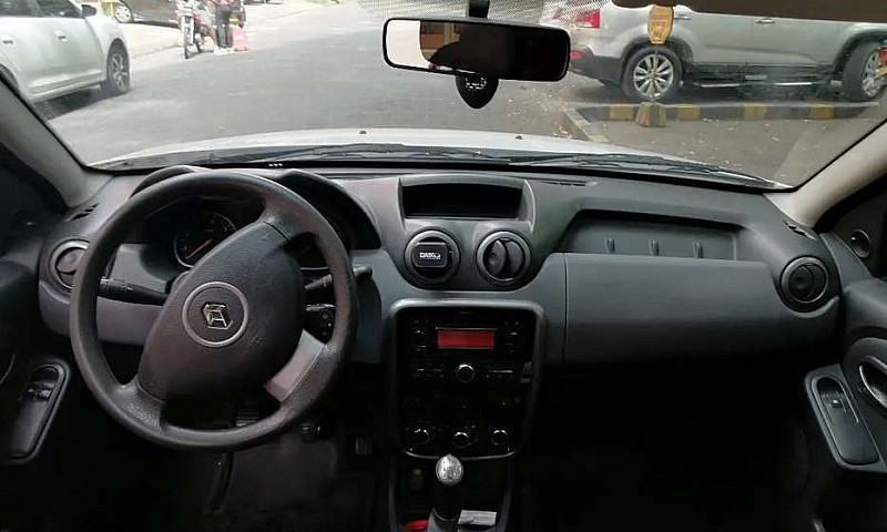 Renault Duster 2015...