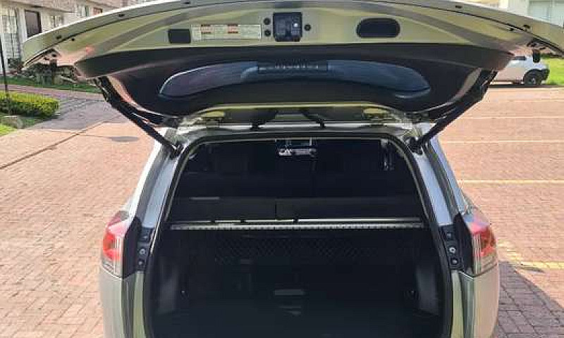 Se Vende Toyota Rav ...