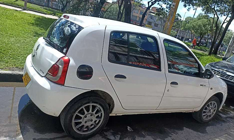 Vendo Clio 2017...