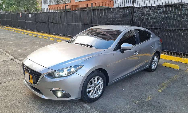 Vendo Mazda 3 Tourin...
