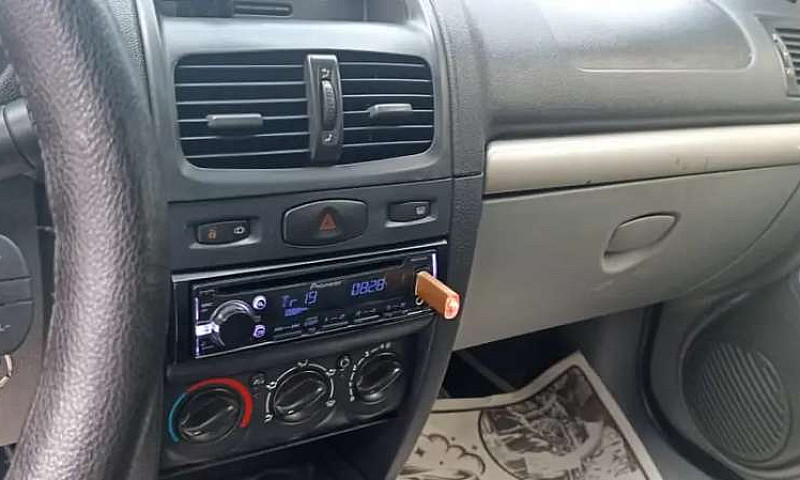 Vendo Hermoso Clio 2...