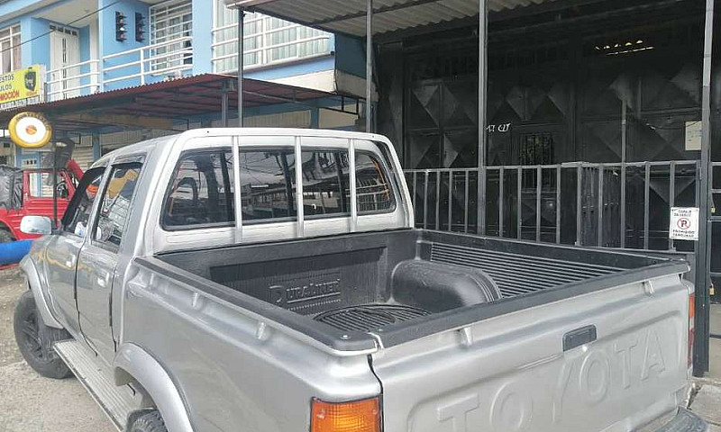 Toyota Hillux 22R Do...