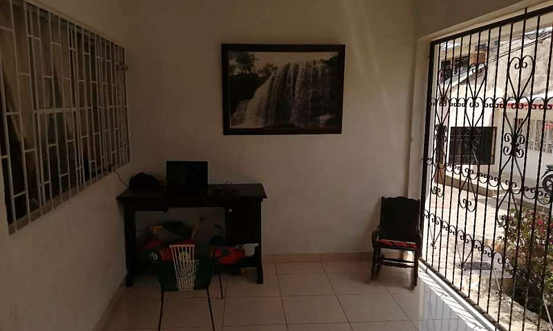 Se Vende Casa...