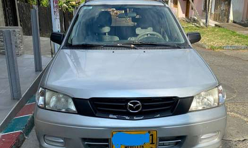 Se Vende Carro Mazda...