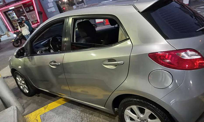 Mazda 2 En Perfectas...