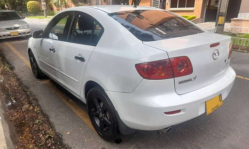 Mazda 3 Modelo 2006....