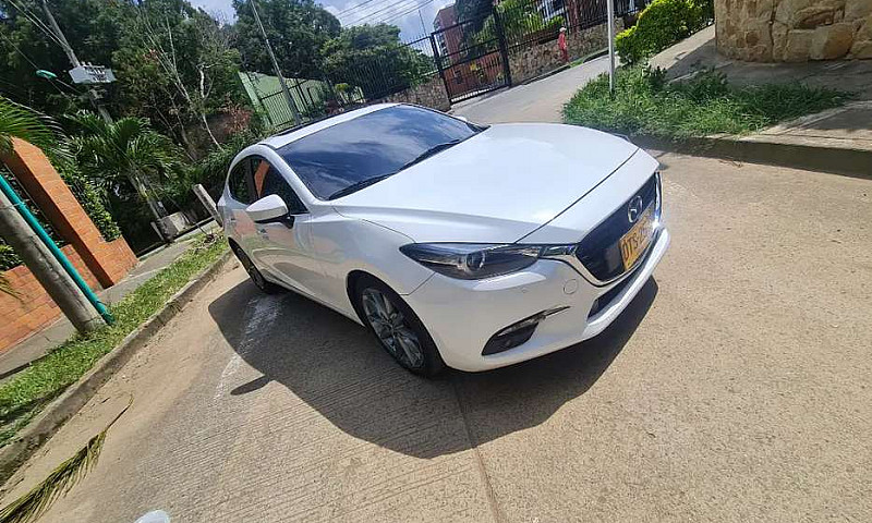 Mazda 3 Grand Tourin...