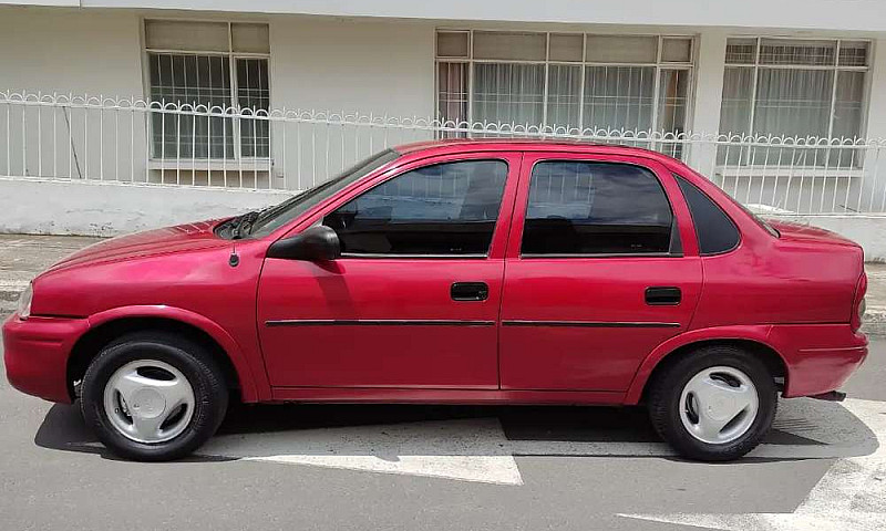 Corsa Sedan 1.3L...