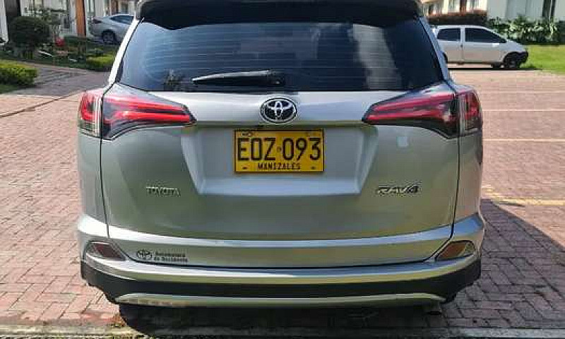 Se Vende Toyota Rav ...