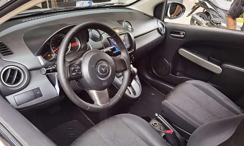 Se Vende Mazda 2 201...