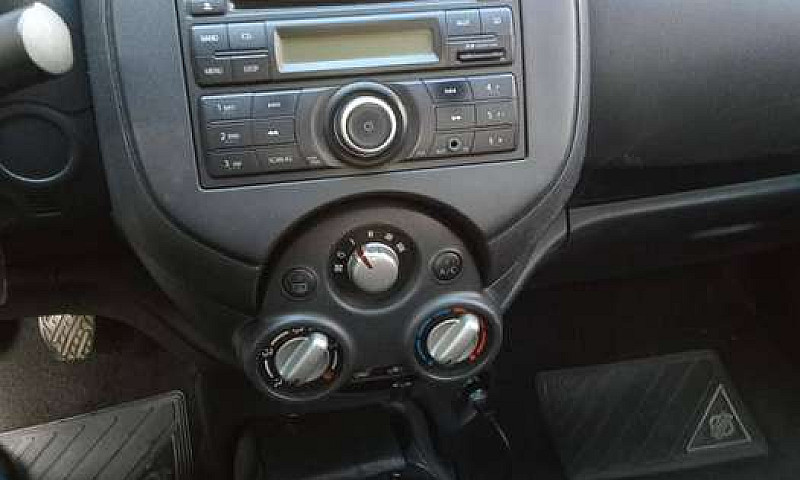 Vendo Nissan March 2...