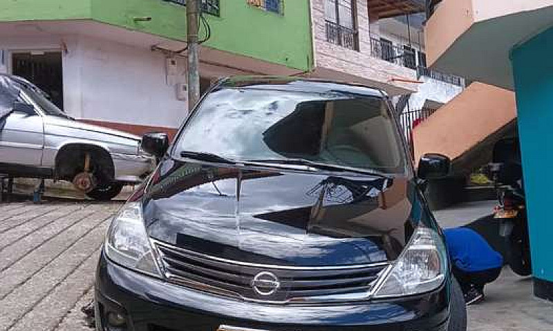 Hermoso Nissan Tiida...