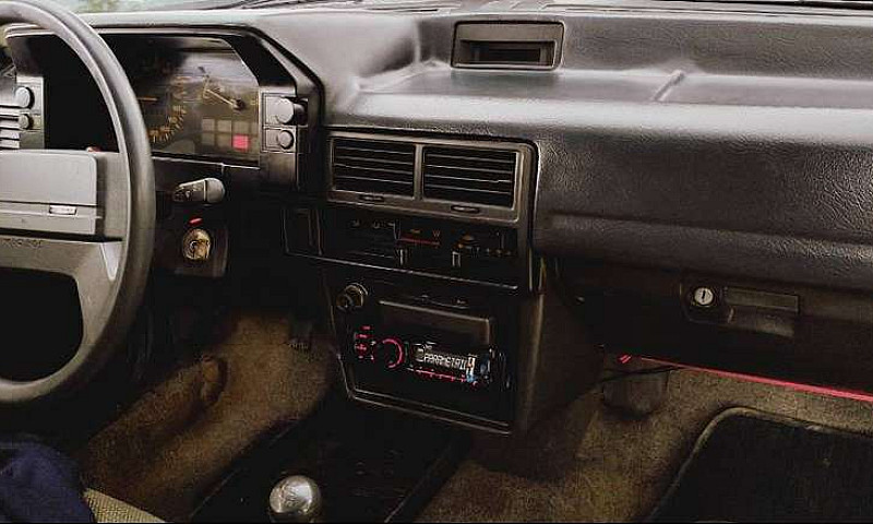 Vendo Mazda 323 Coup...